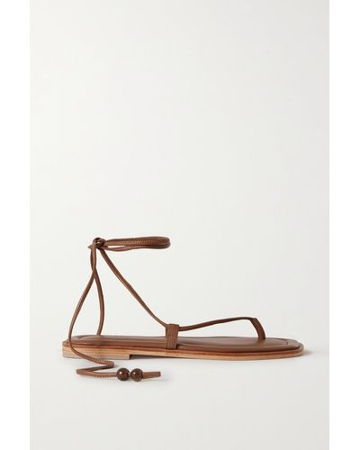 A Emery Finch Zehensandalen Aus Leder Mit Zierperlen - Braun