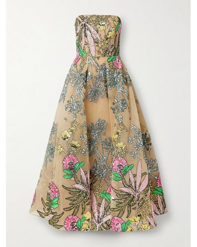 Elie Saab Bohemian Arabic Wedding Dress 2019 3D Floral Handmade Off  Shoulder A Line Bridal Gown With Sexy Backless Design And Handcrafted  Flowers Dubai Arabic Style From Newdeve, $306.41 | DHgate.Com