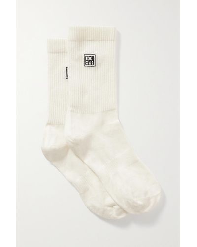 Totême Set Aus Zwei Paar Socken Aus Einer Gerippten Biobaumwollmischung Mit Stickereien - Natur