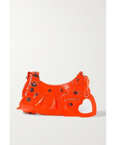 Balenciaga Le Cagole Xs Schultertasche Aus Neonfarbenem Leder In Knitteroptik Mit Nieten - Orange