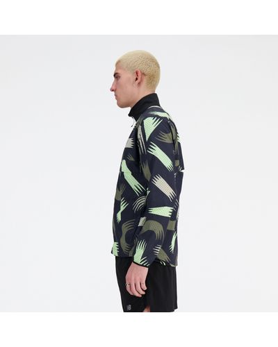New Balance London Edition Printed Nb Athletics Packable Run Jacket In Black Polywoven - Green