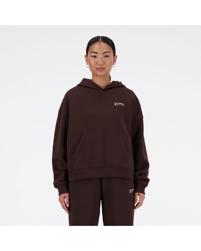 New Balance Linear heritage brushed back fleece hoodie in schwarz - Braun