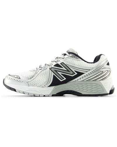 New Balance 860v2 In White/black Synthetic