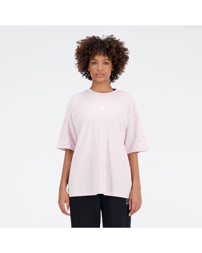 New Balance Essentials graphic cotton jersey oversized t-shirt in violett - Weiß