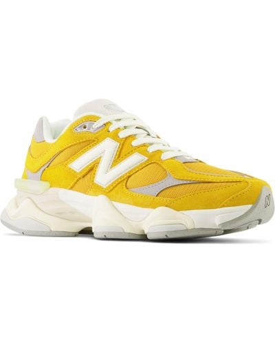 New Balance 9060 in giallo/grigio/beige