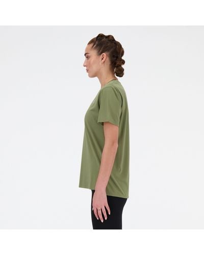New Balance Sport essentials t-shirt in verde