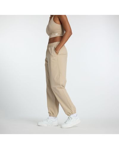 New Balance Athletics Stretch Woven jogger In Grey Poly Knit - Natural