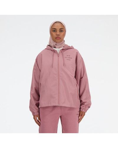 New Balance Femme Iconic Collegiate Woven Jacket En, Polywoven, Taille - Rose