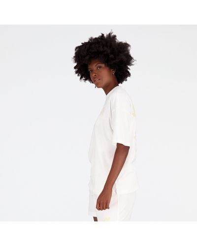 New Balance Essentials bloomy oversized t-shirt - Blanco
