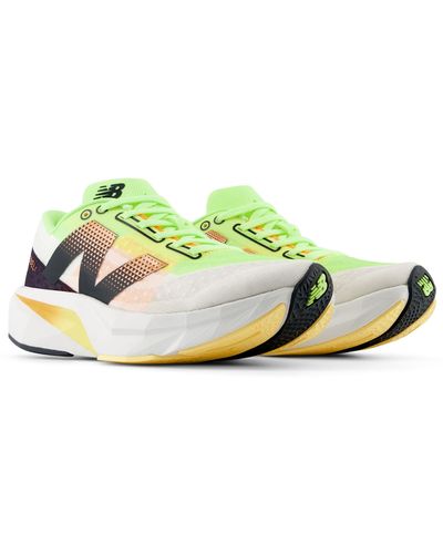 New Balance Fuelcell Rebel V4 - Geel