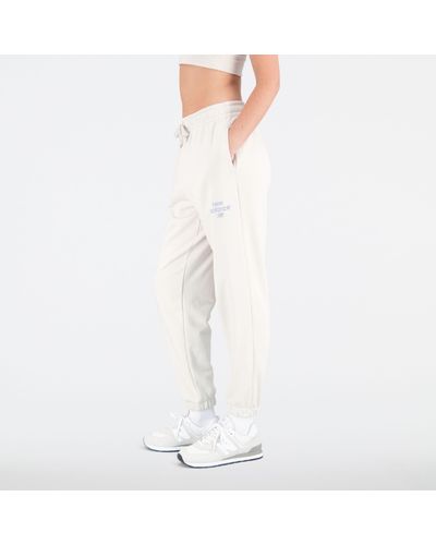 New Balance Pantalones essentials reimagined archive french terry pant - Blanco