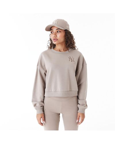 KTZ New York Yankees Womens Mlb Lifestyle Crop Crew Neck Sweatshirt - Grey