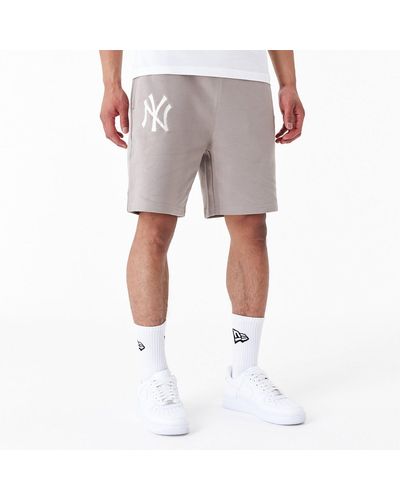 KTZ New York Yankees League Essential Shorts - Grey