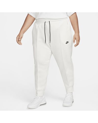 Nike Sportswear Tech Fleece Mid-rise Jogger Pants (plus Size) - White