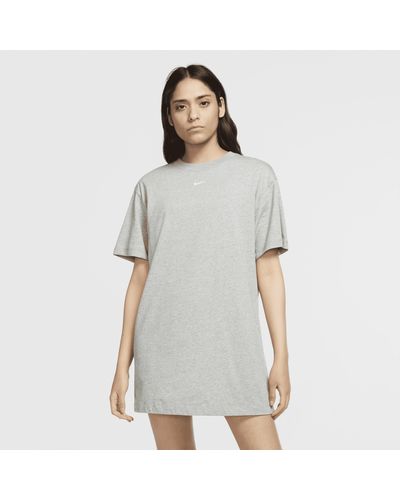 Nike Abito sportswear essential - Grigio