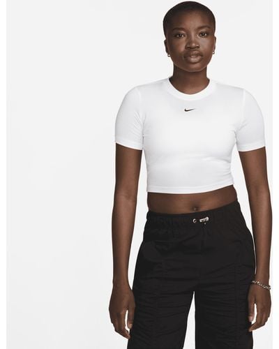 Nike Sportswear Essential Slim Cropped T-shirt - White