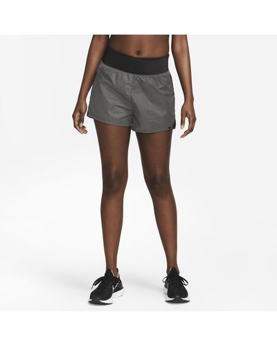 Nike Run Division Mid-rise 8cm (approx.) 2-in-1 Reflective Design Shorts 50% Recycled Polyester - Black