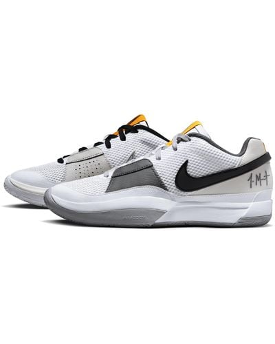 mens white nike basketball shoes