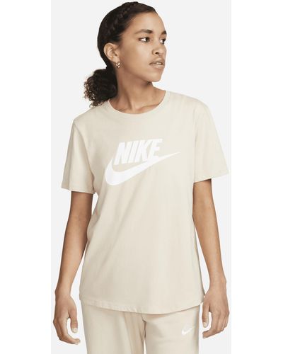 Nike Sportswear Essentials Logo T-shirt - White