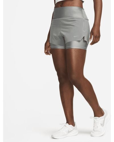 Nike Shorts da running 2-in-1 a vita media con tasche 8 cm dri-fit swift - Marrone