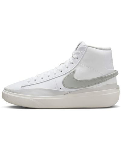 Nike Blazer Phantom Mid Shoes - White