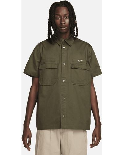 Nike Life Geweven Militair Shirt Met Korte Mouwen En Knoopsluiting - Groen