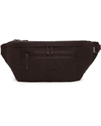 Nike Unisex Elemental Premium Fanny Pack (8l) In Brown,