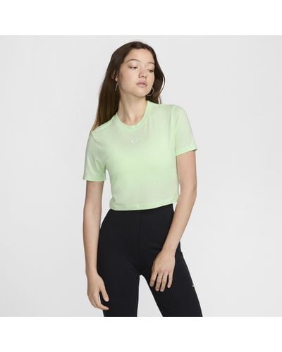 Nike Sportswear Essential Aansluitend Kort T-shirt - Groen