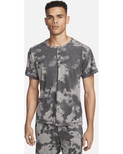 Nike Dri-fit Allover Print Short-sleeve Yoga Top - Gray