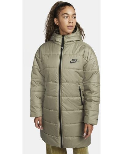Nike Padded and down jackets for Women | Online up to 60% off