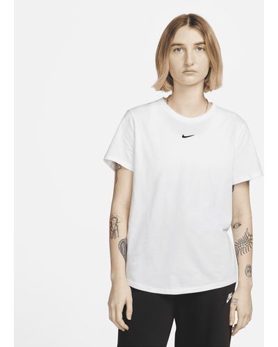 Nike Sportswear Essential T-shirt - Wit