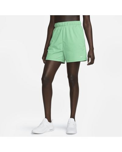Nike Attack Dri-fit Fitness Mid-rise 5" Unlined Shorts - Green