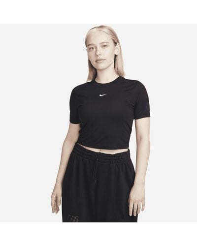 Nike Sportswear Essential Slim Cropped T-shirt - Black