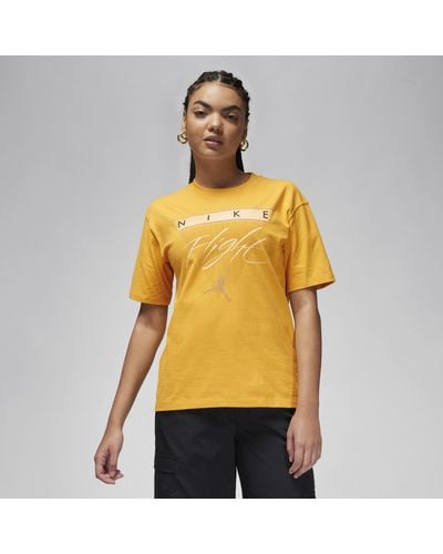 Nike Jordan Flight Heritage T-shirt Met Graphic - Geel