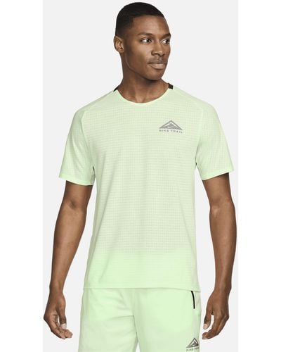Nike Trail Solar Chase Dri-fit Short-sleeve Running Top - Green