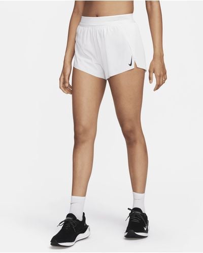 Nike Shorts da running a vita media con slip foderati 8 cm dri-fit adv aeroswift - Bianco