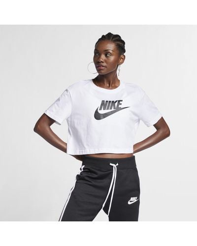 Nike Sportswear Essential Cropped Logo T-shirt - White