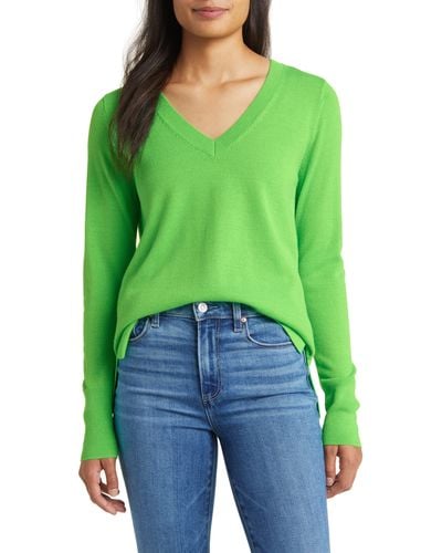 Caslon Caslon(r) Wool Blend V-neck Sweater - Green