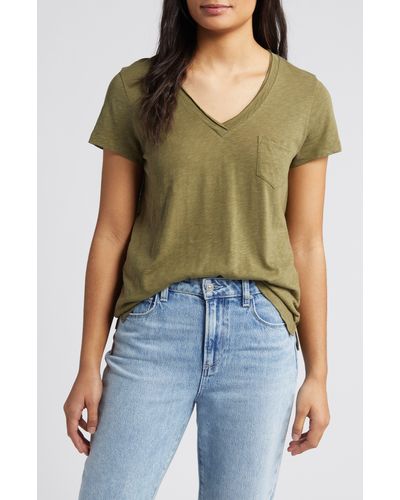 Caslon Caslon(r) V-neck Short Sleeve Pocket T-shirt - Green