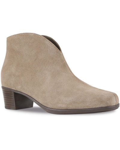 Munro Shelly Bootie - Brown