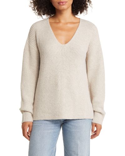 Caslon Caslon(r) Directional V-neck Sweater - White