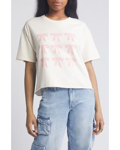 THE VINYL ICONS Pink Ribbon Graphic T-shirt - White