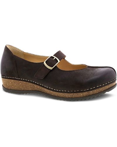 Dansko flats shop