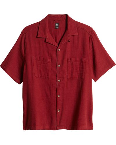 BDG Crinkle Cotton Gauze Camp Shirt - Red