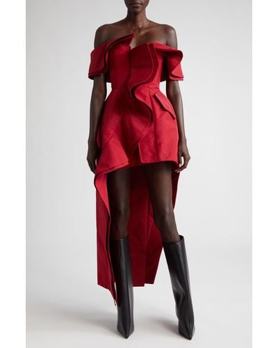 Alexander McQueen Sculptural Off The Shoulder Drape High-low Gown - Red