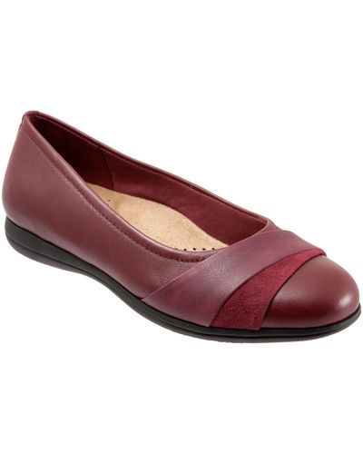 Trotters Danni Leather & Suede Flat - Red
