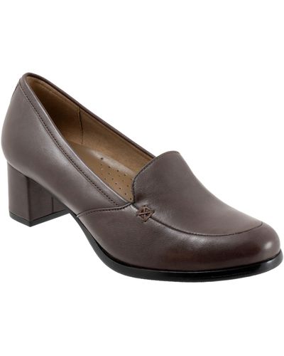 Trotters Cassidy Loafer Pump - Brown