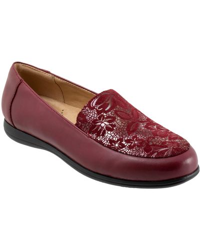 Trotters Deanna Loafer - Purple