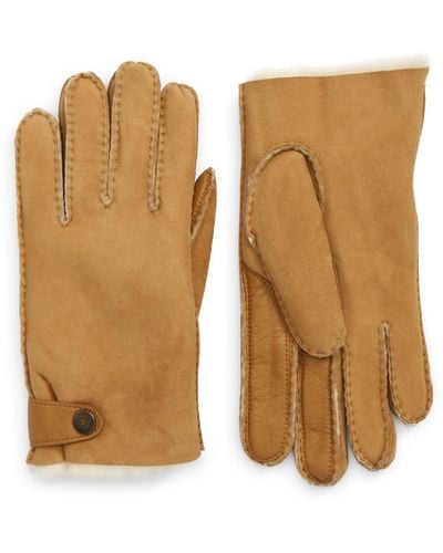 UGG ugg(r) Genuine Shearling Lined Leather Tech Gloves - Natural