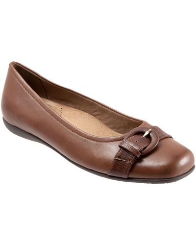 Trotters Sylvia Flat - Brown